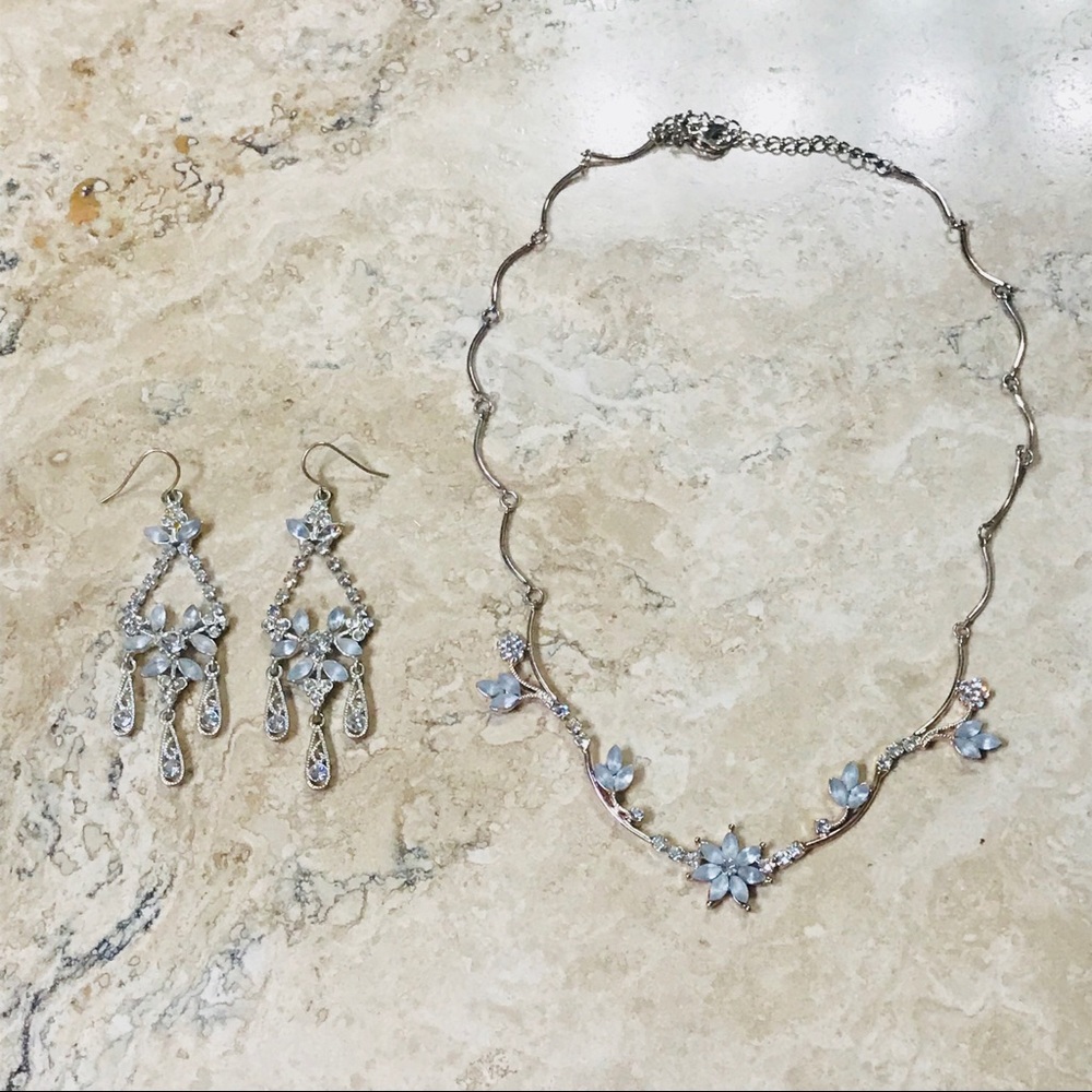 Silver Flower Earrings Necklace Set
